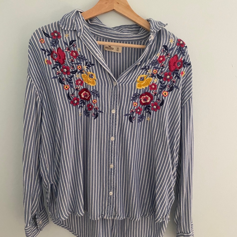 Brand New Hollister Flowy Linen Blouse